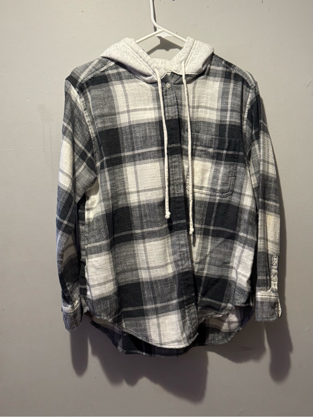 Women’s Hooded Plaid Flannel Shirt - Black & White